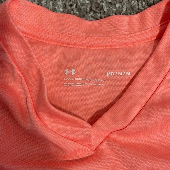 Men’s under armor workout top - Picture 2 of 3